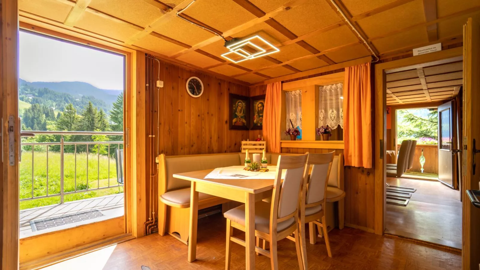 Vonderleu-Dining room