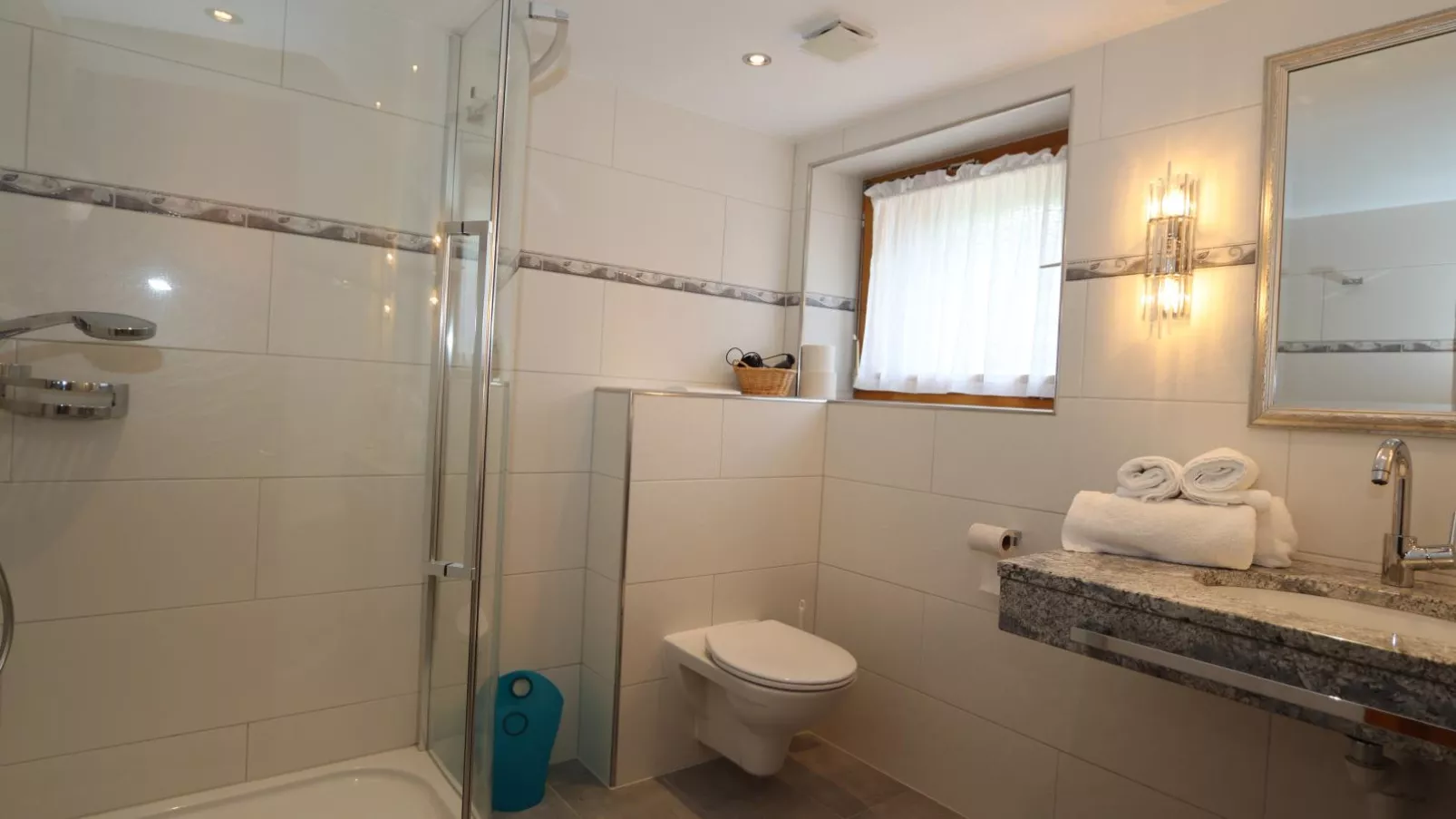 Enzianhof-Badezimmer