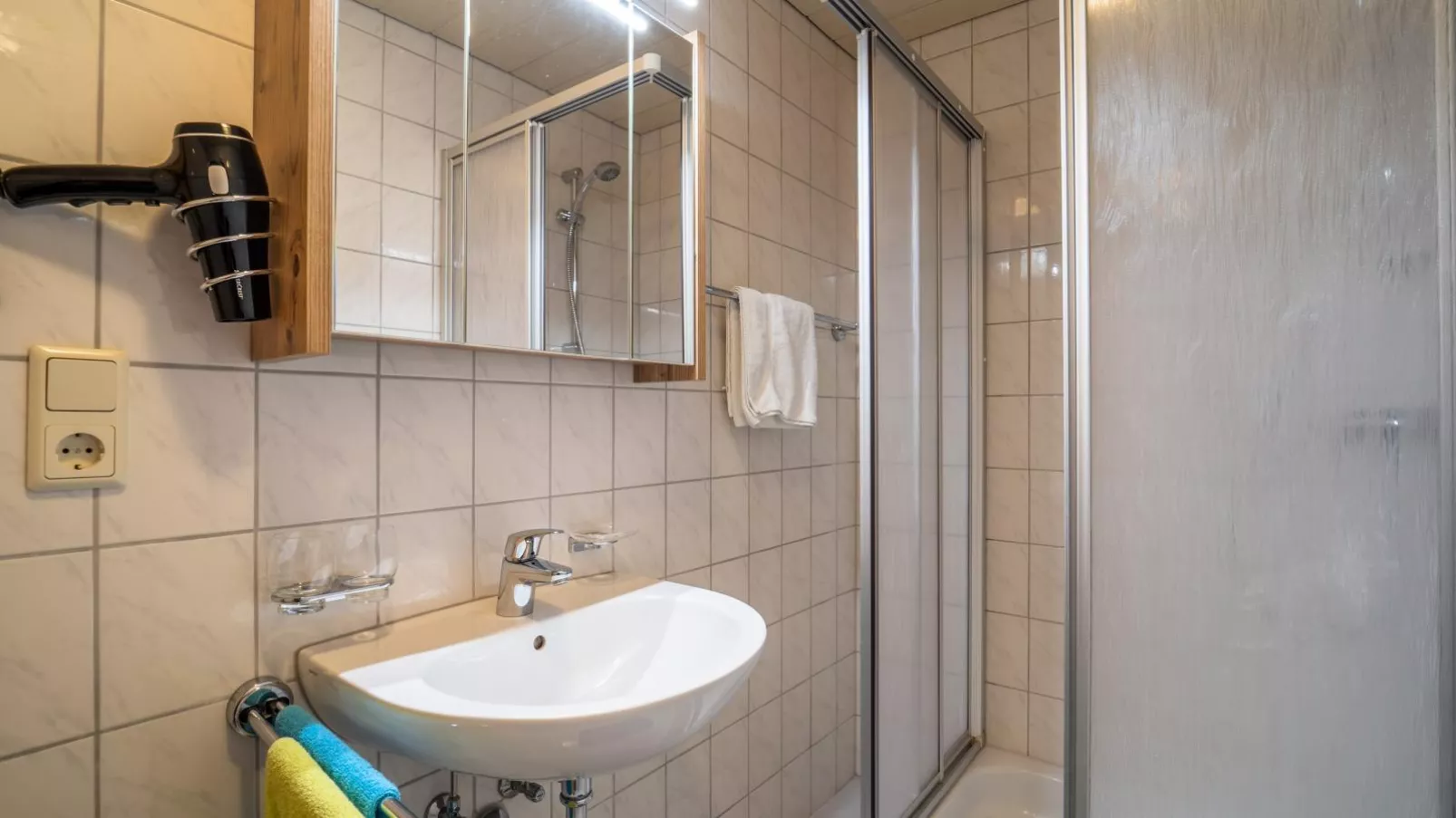 Haus Felder-Bathroom