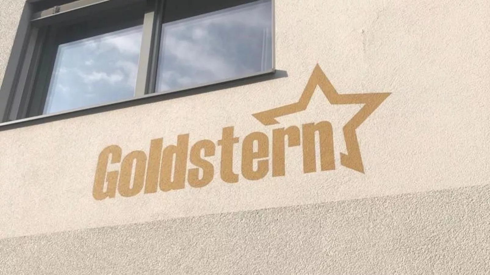 Goldstern-Außenbereich Sommer