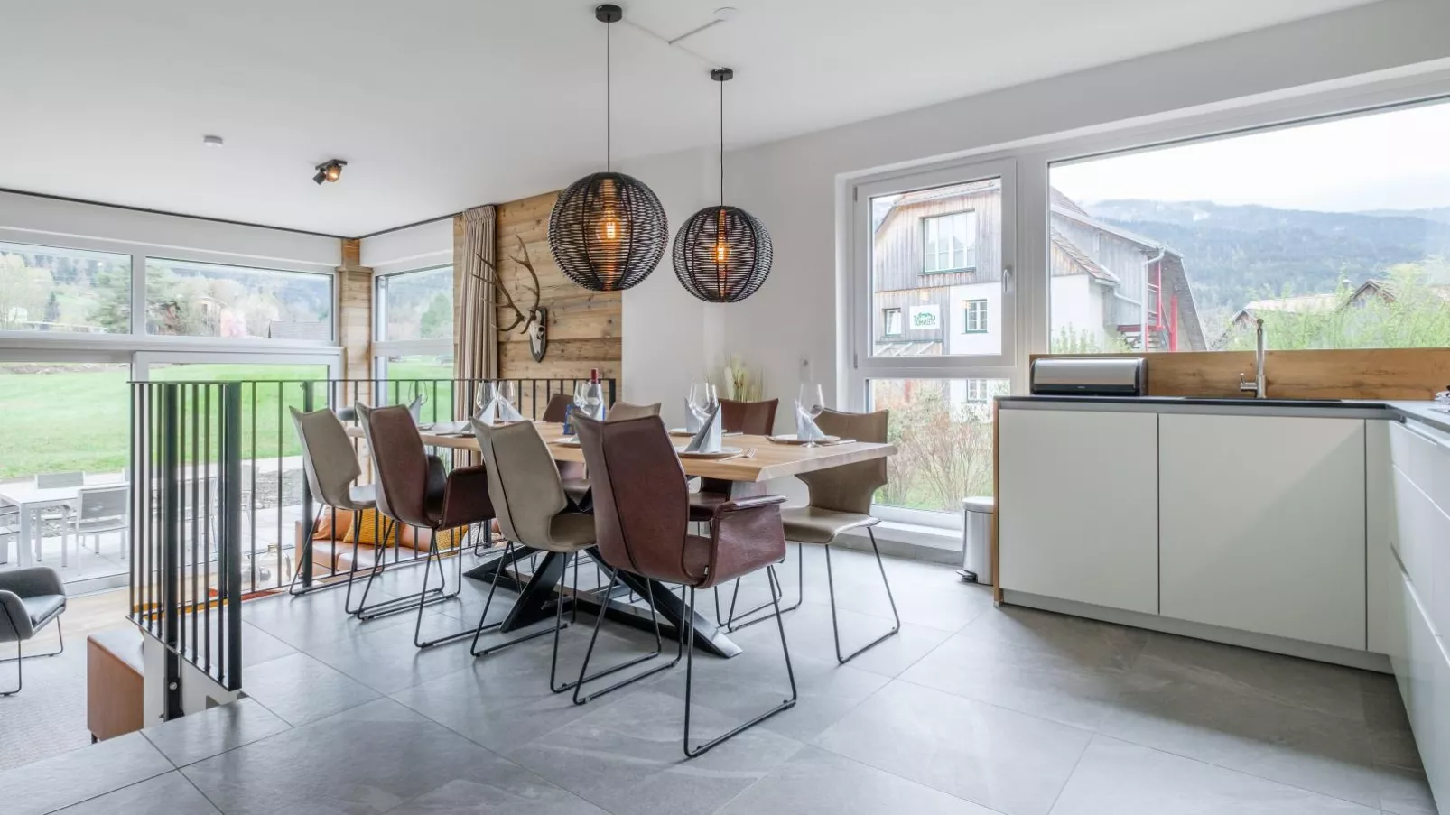 Aquarius Haus 7 TOP 16-Dining room