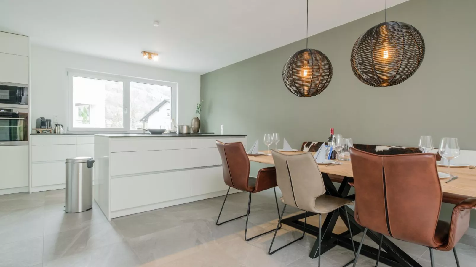 Aquarius Haus 8 TOP 17-Dining room