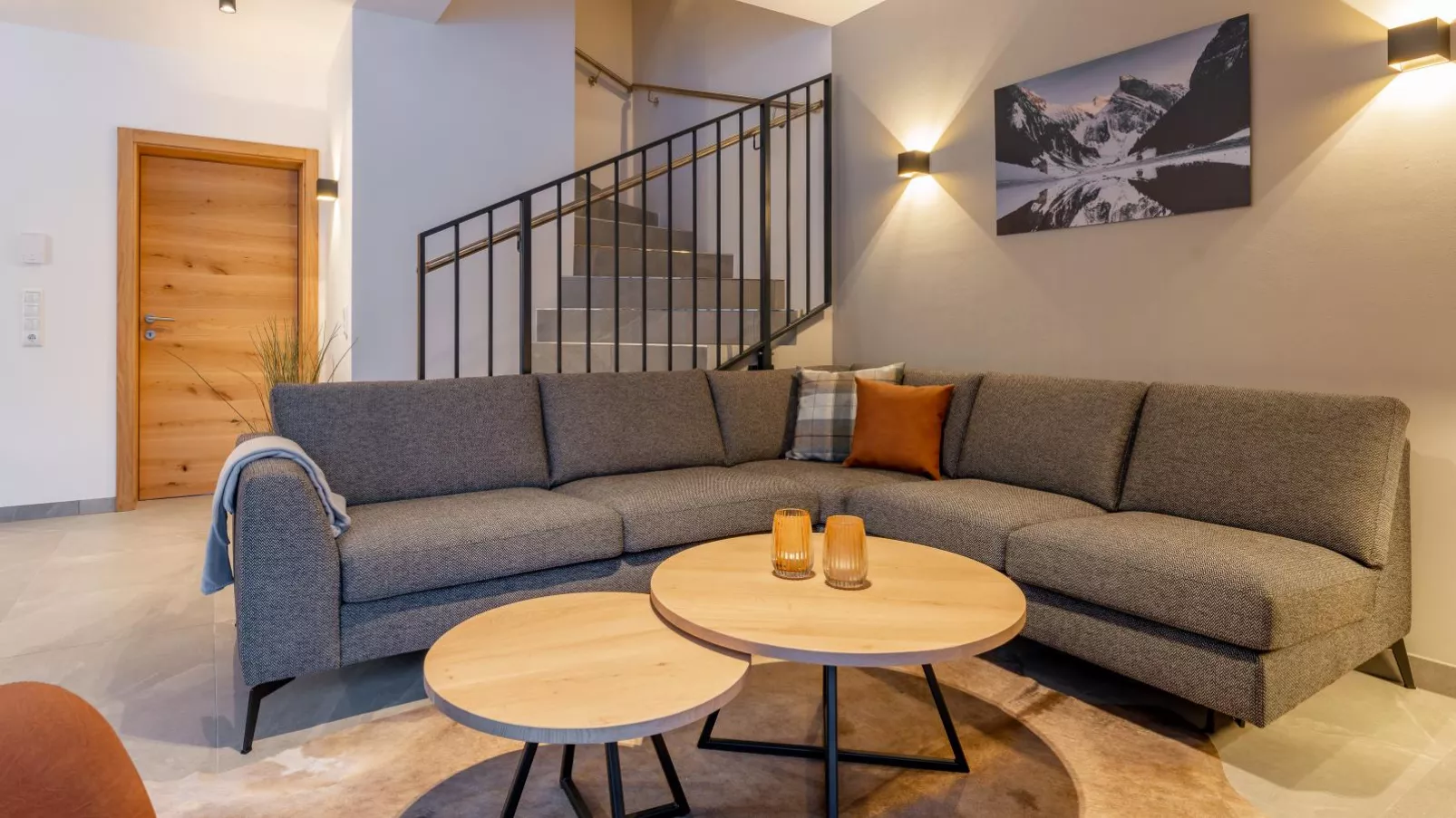 Mountain Chalet Chapeau-Living room