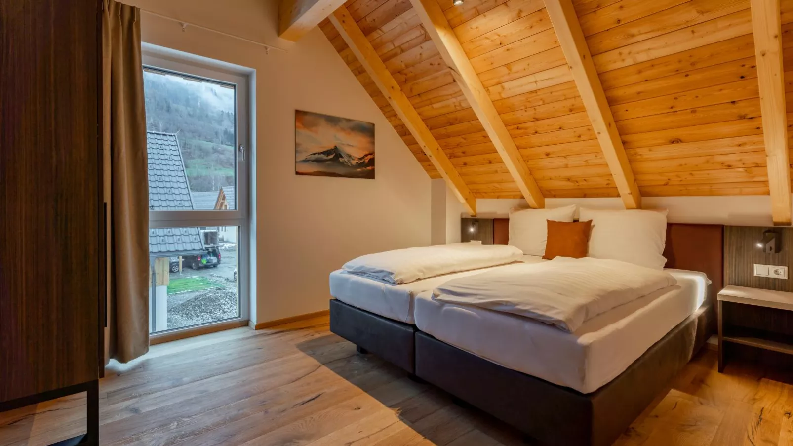 Mountain Chalet Chapeau-Bedroom