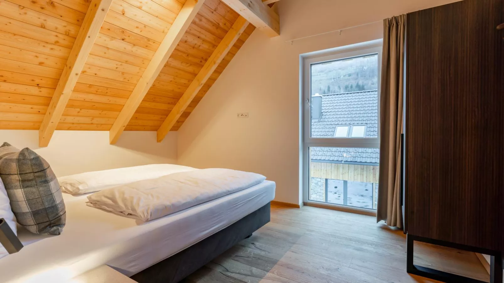 Mountain Chalet Chapeau-Bedroom
