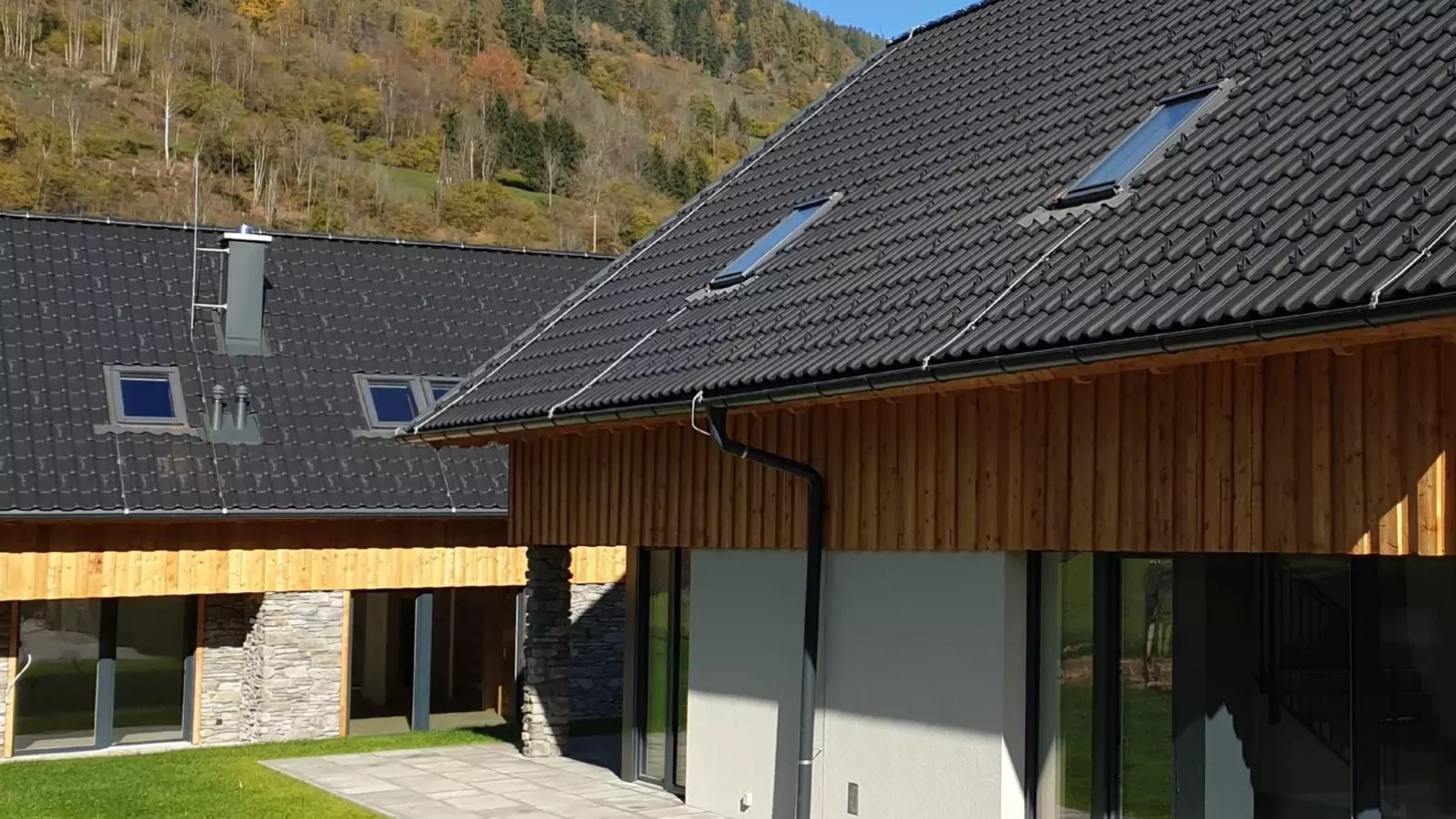 Mountain Chalet Chapeau-Exterior summer