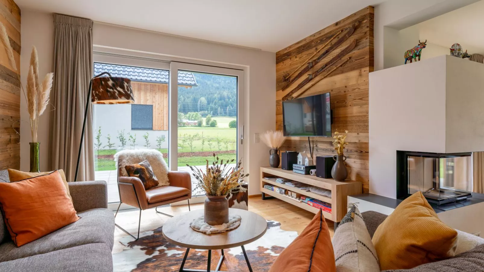 Mountain Vista-Living room