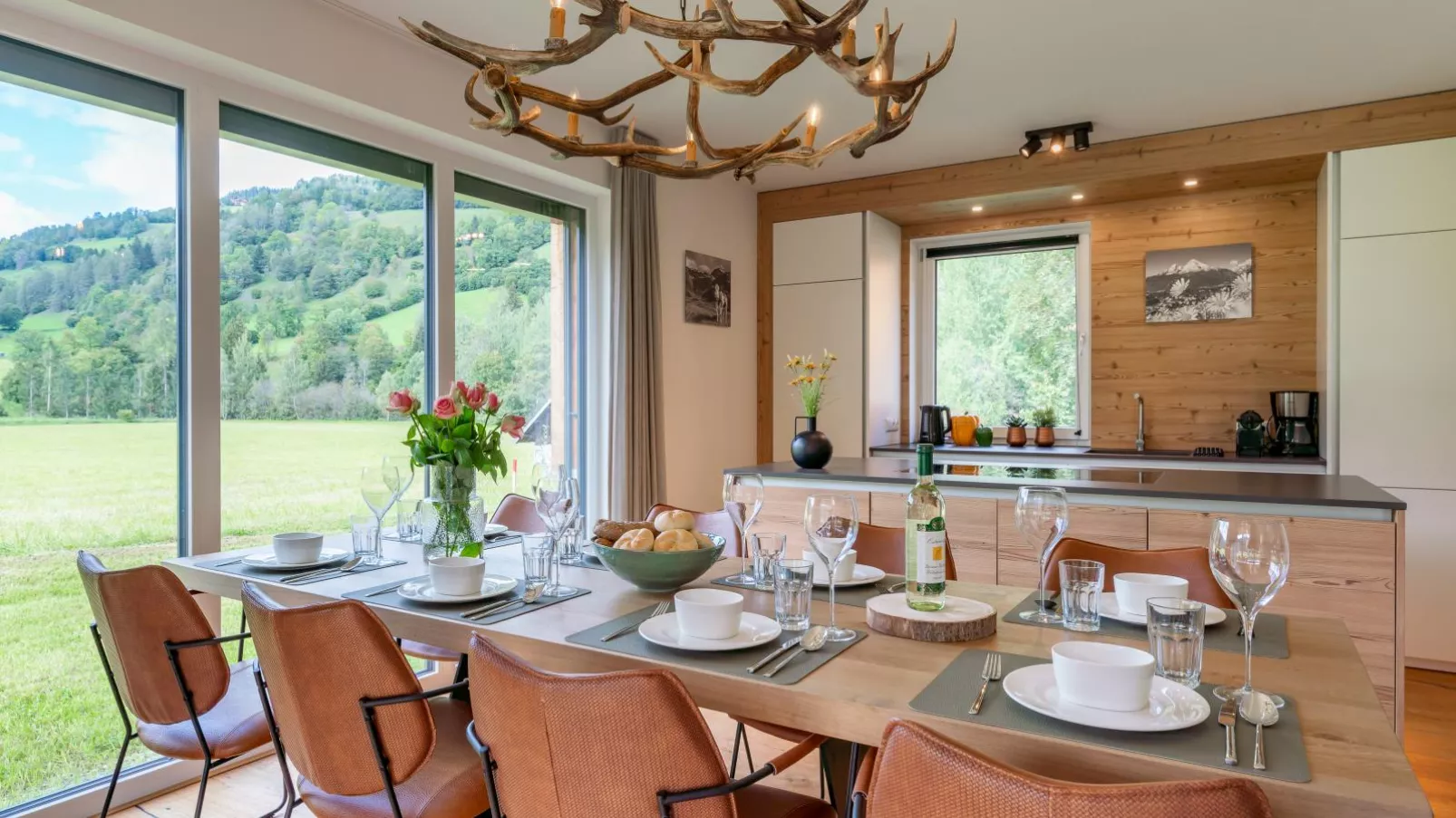 Mountain Vista-Dining room