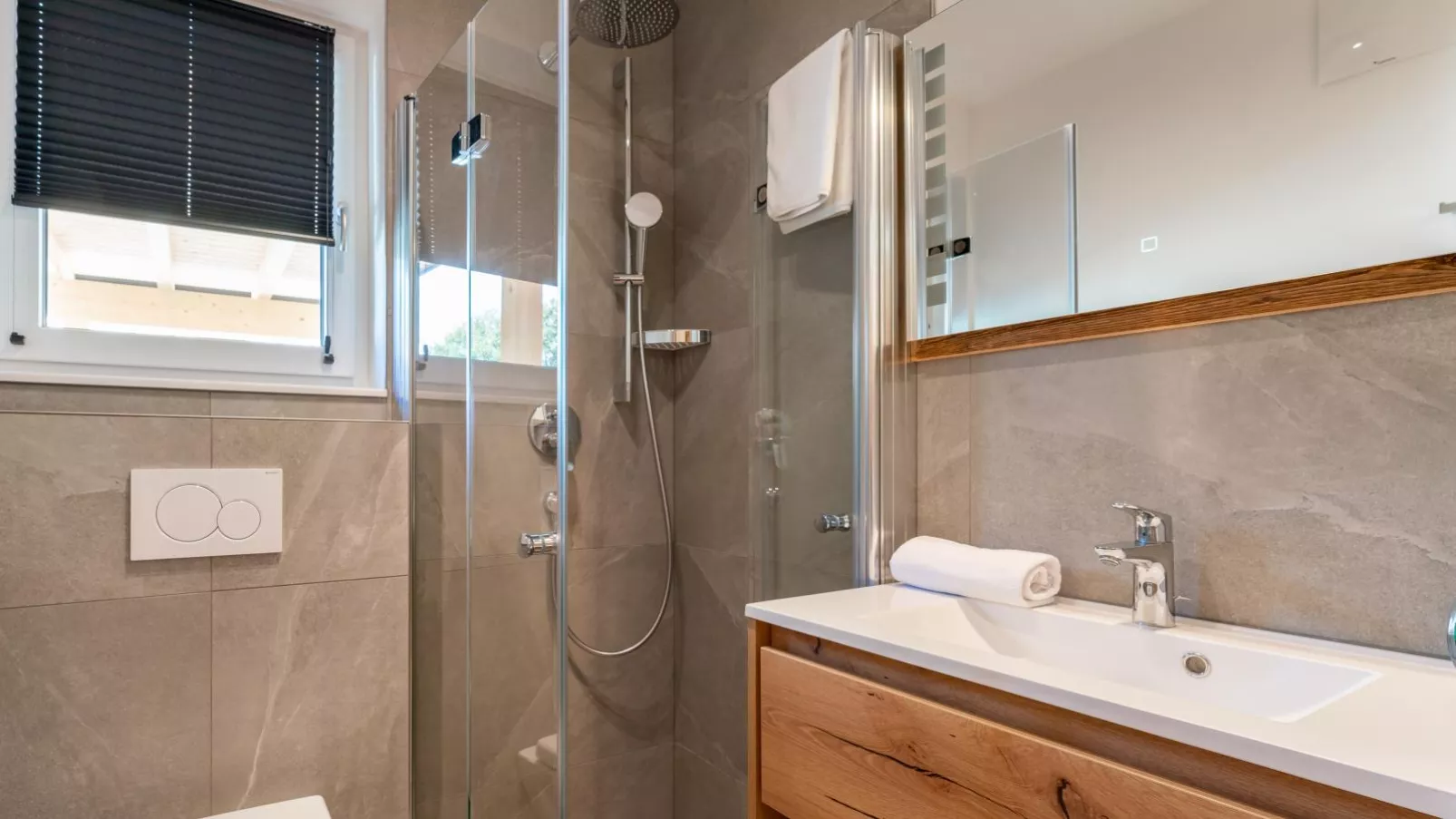 Mountain Vista-Bathroom