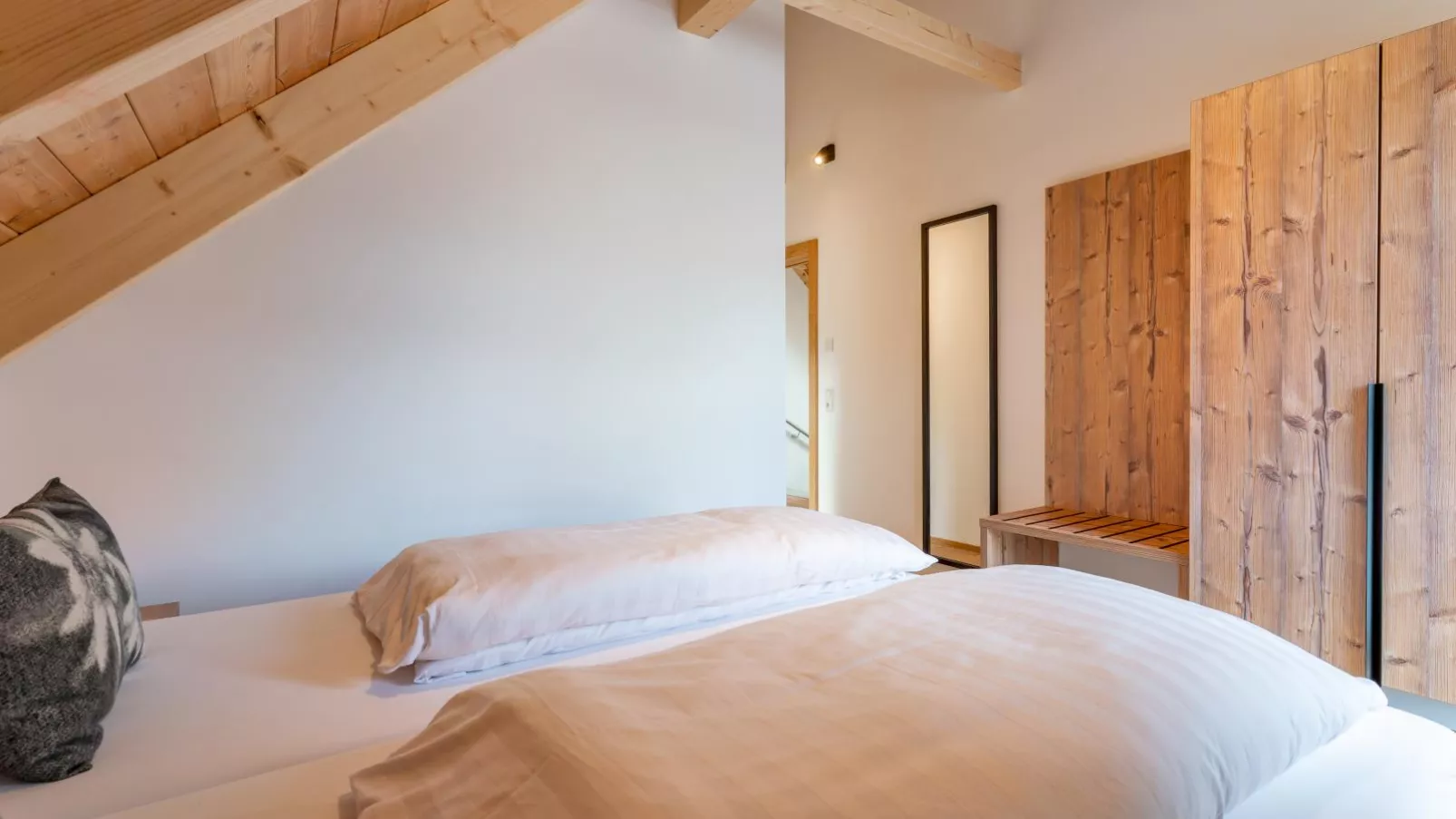 Mountain Vista-Bedroom