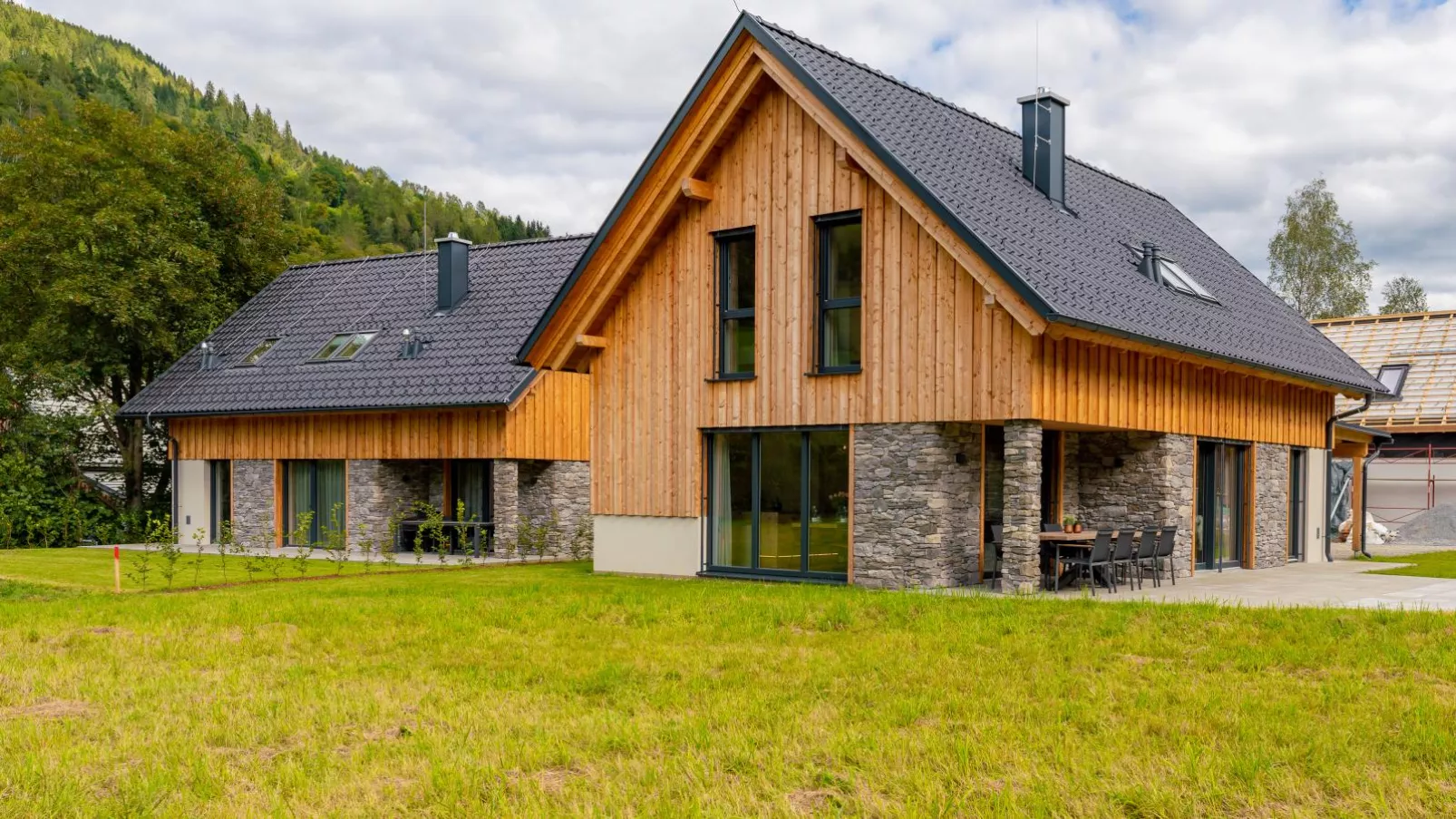 Mountain Vista-Exterior summer