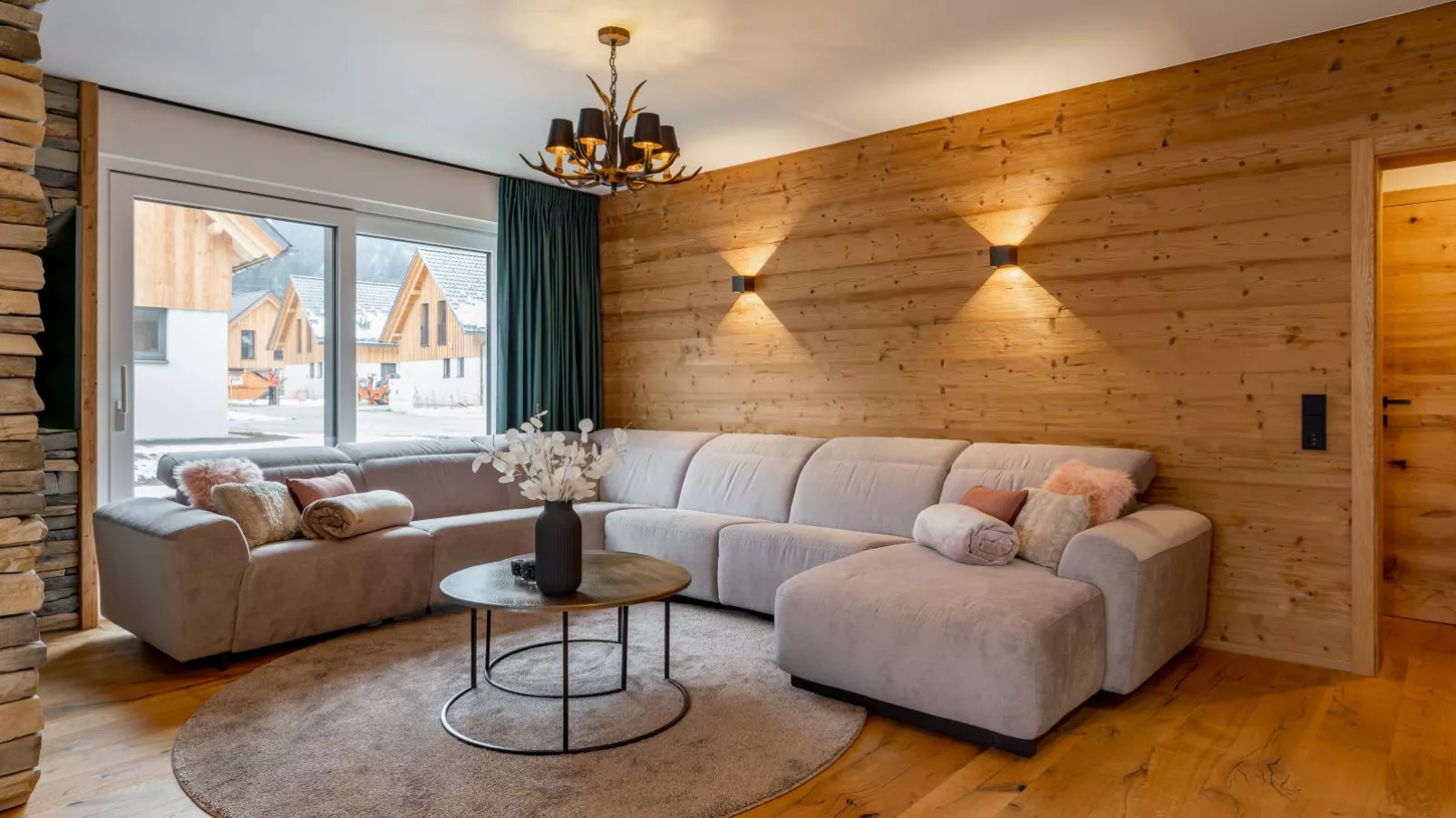 Mountain Chalet Luxx-Living room