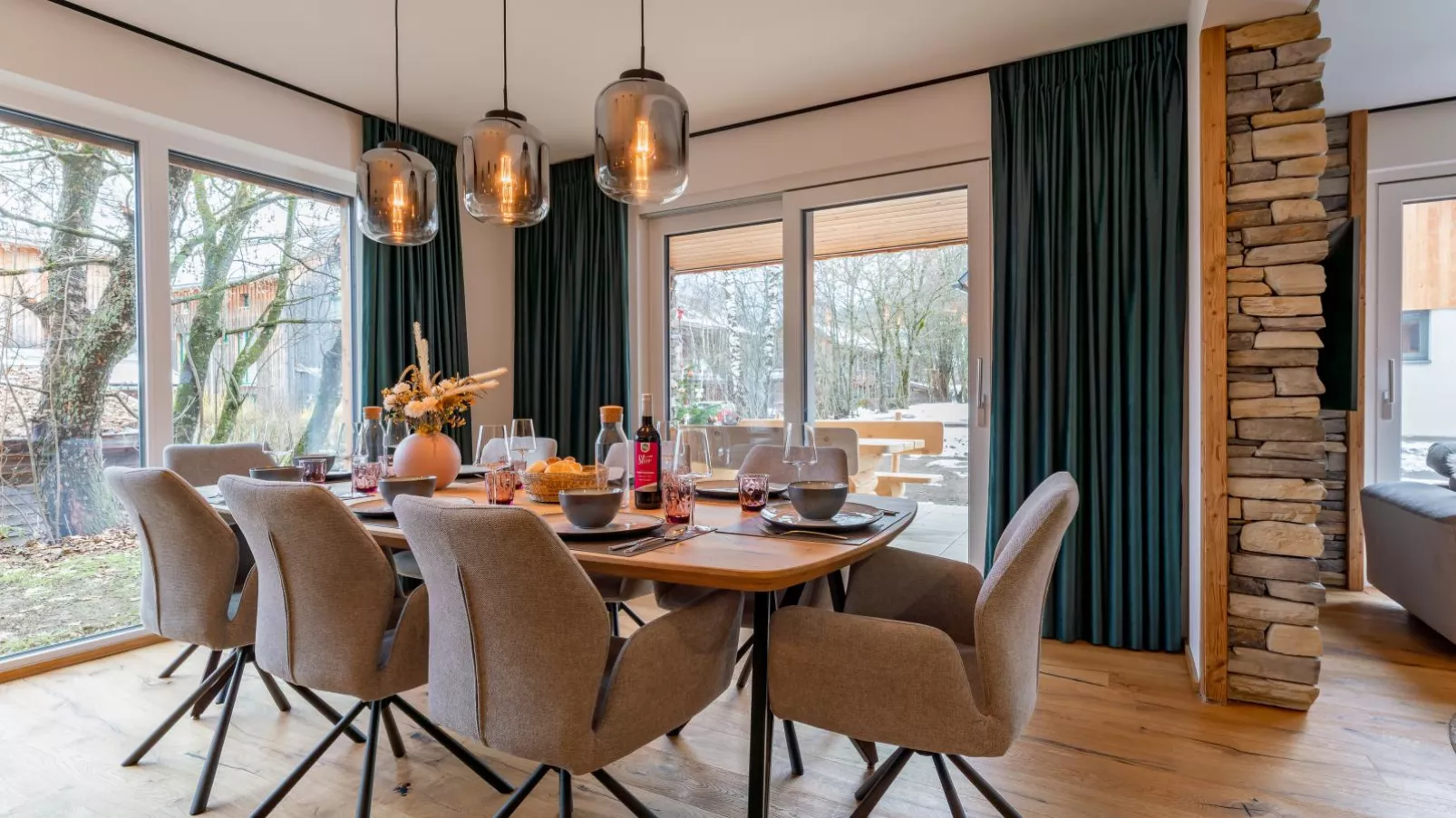 Mountain Chalet Luxx-Dining room