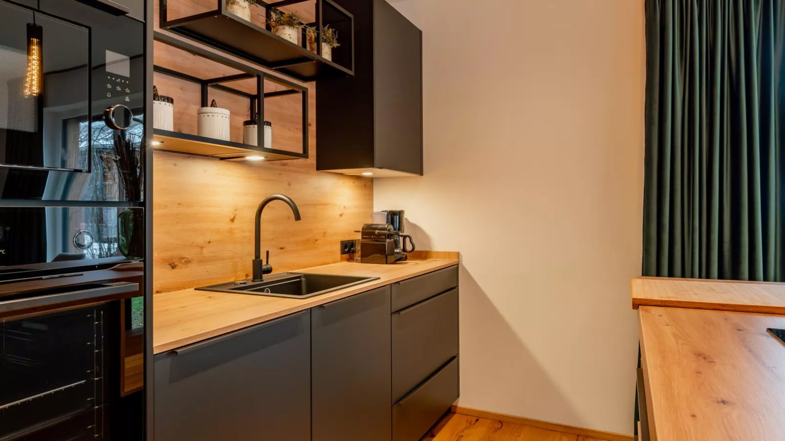 Mountain Chalet Luxx-Kitchen