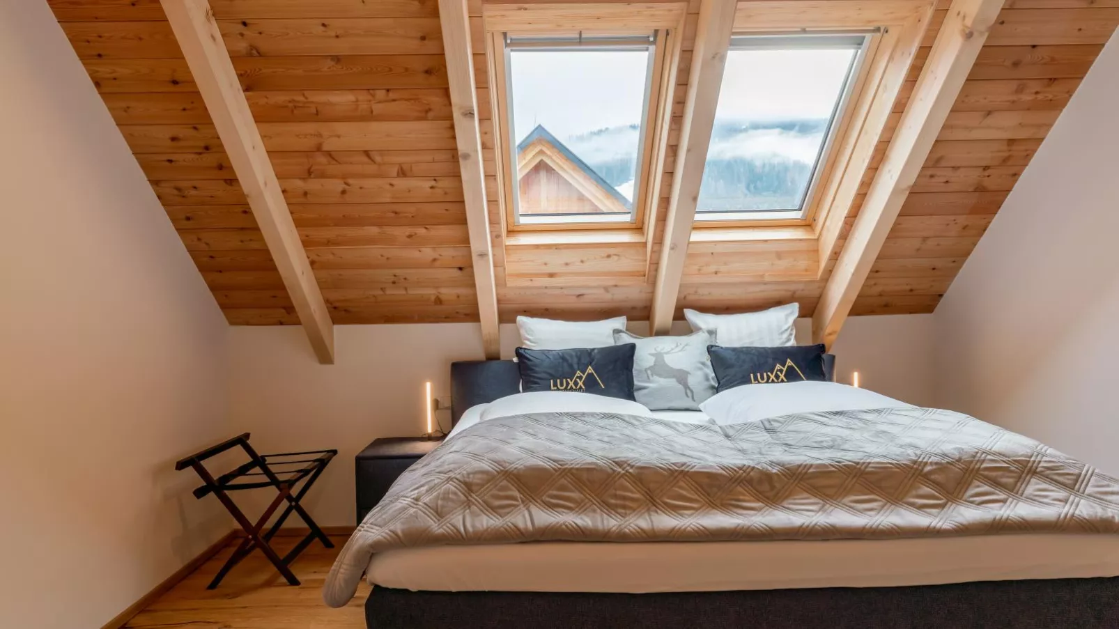Mountain Chalet Luxx-Bedroom