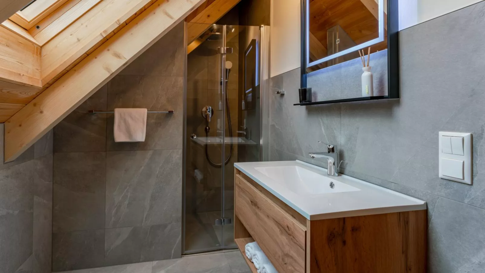 Mountain Chalet Luxx-Bathroom