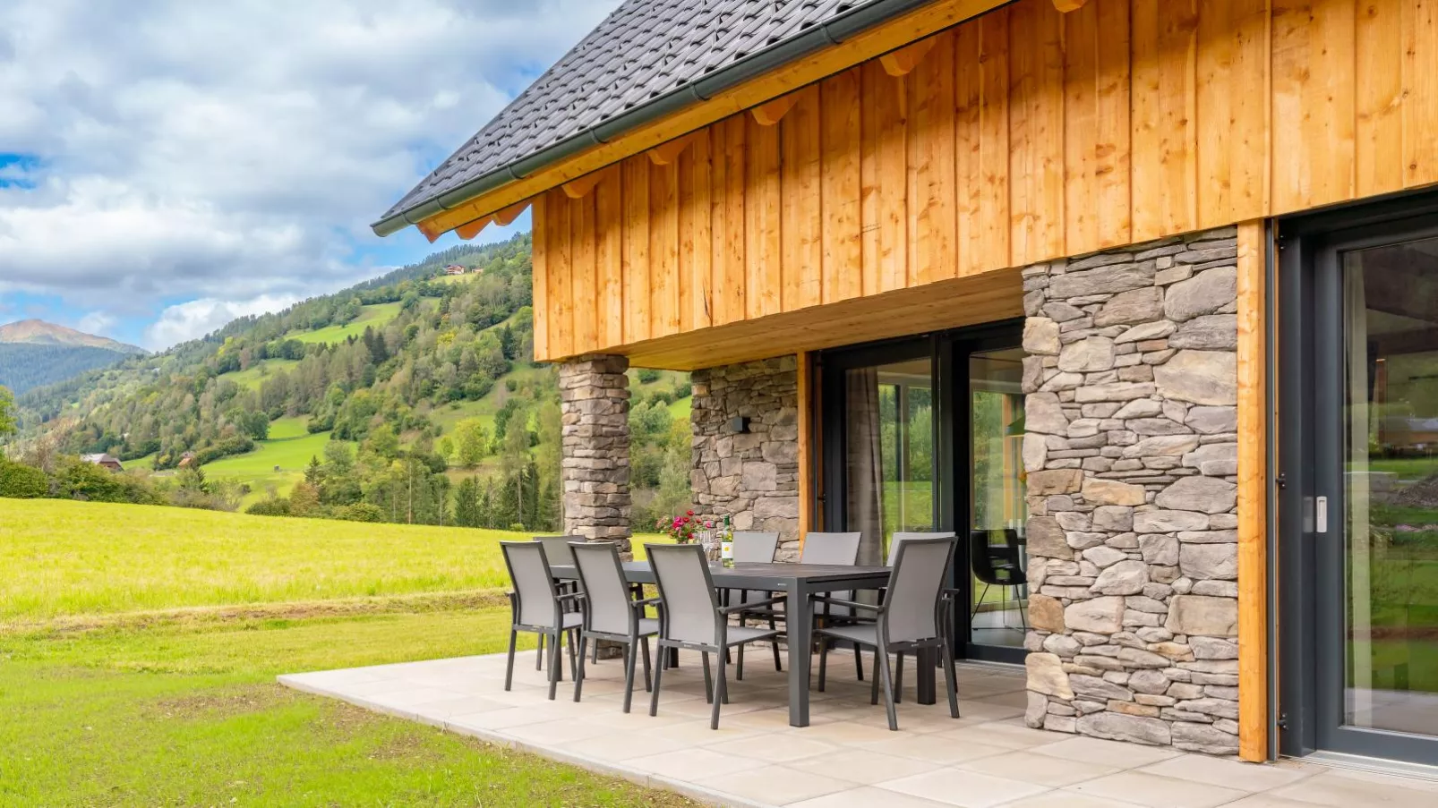 Mountain Chalet Bergfreund-Terrace balcony