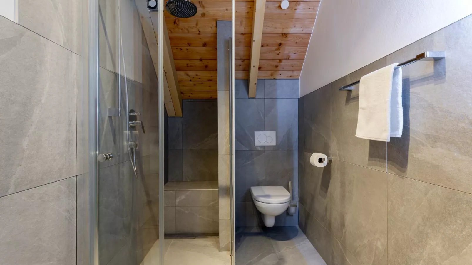 Mountain Chalet Bergfreund-Bathroom