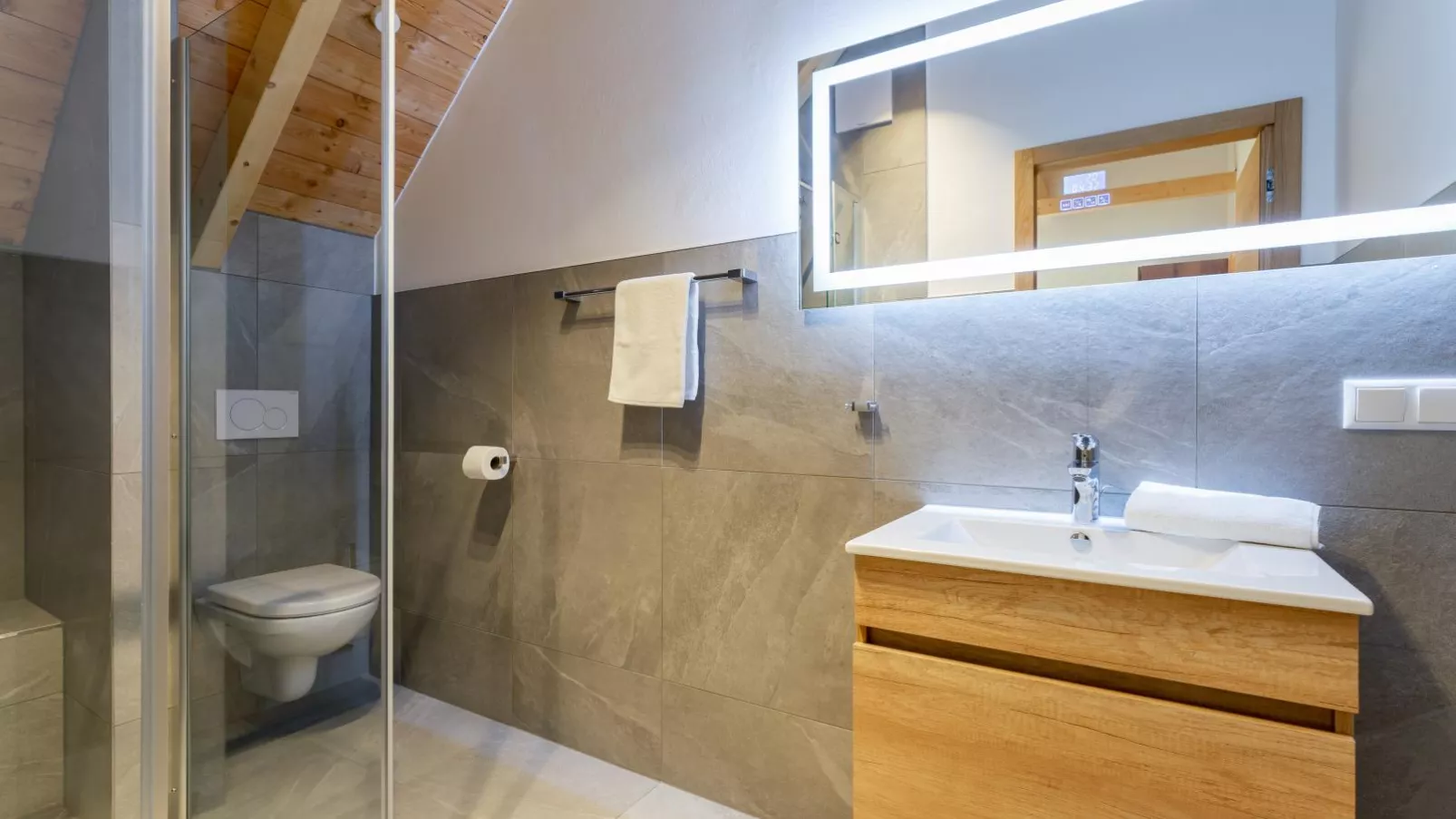 Mountain Chalet Bergfreund-Bathroom