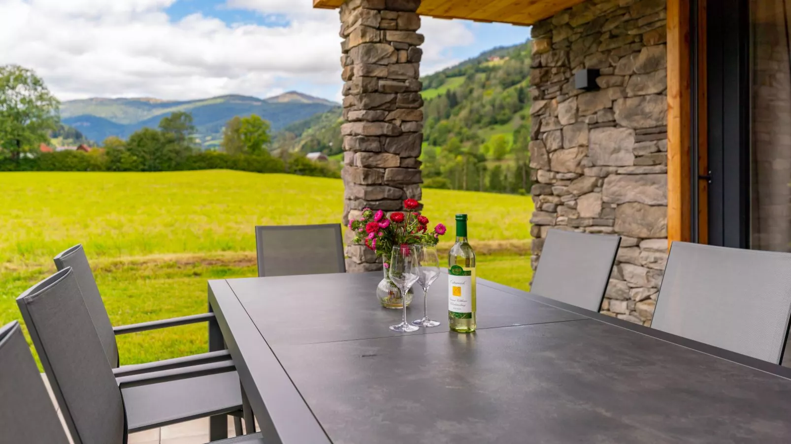 Mountain Chalet Bergfreund-Terrace balcony