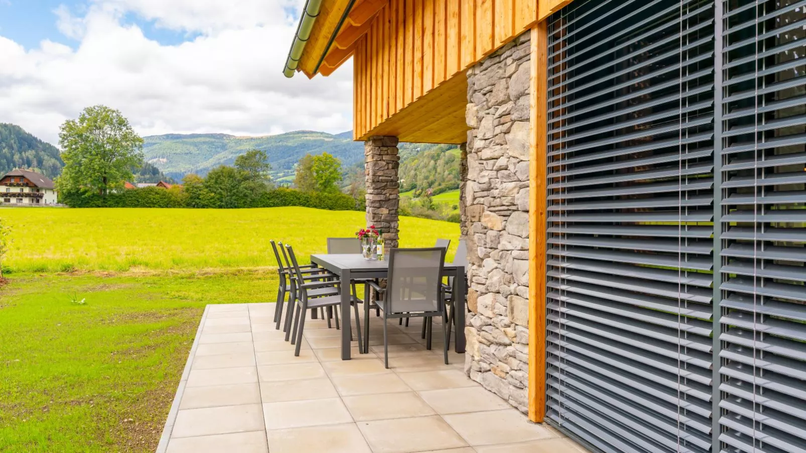 Mountain Chalet Bergfreund-Terrace balcony