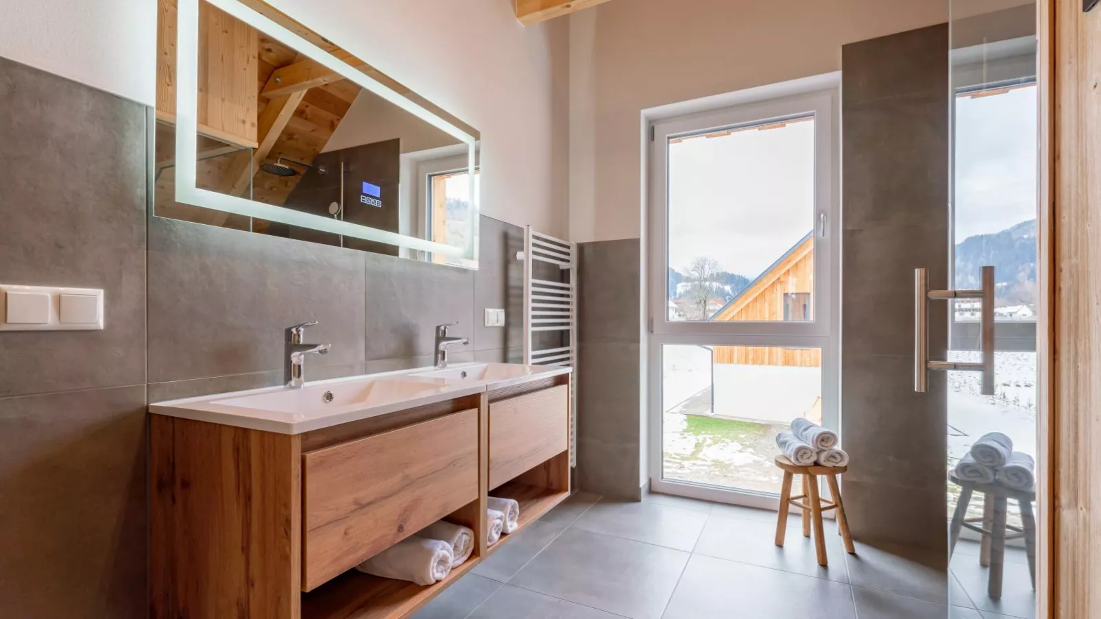 Mountain Chalet Dahoam-Bathroom