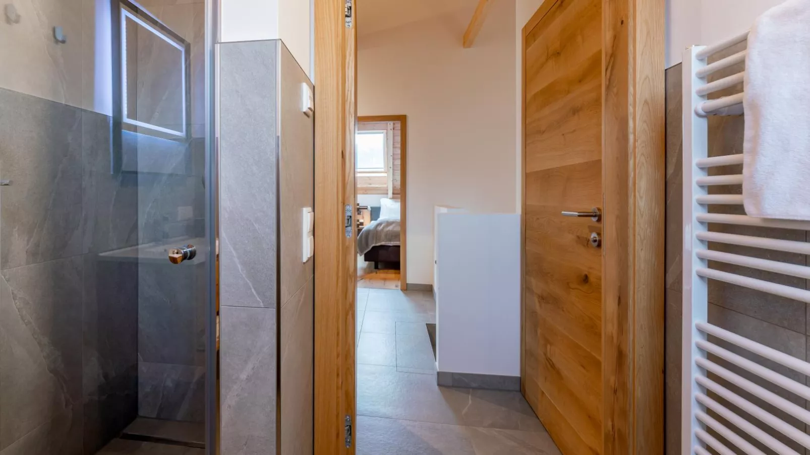 Mountain Chalet Esttes-Bathroom