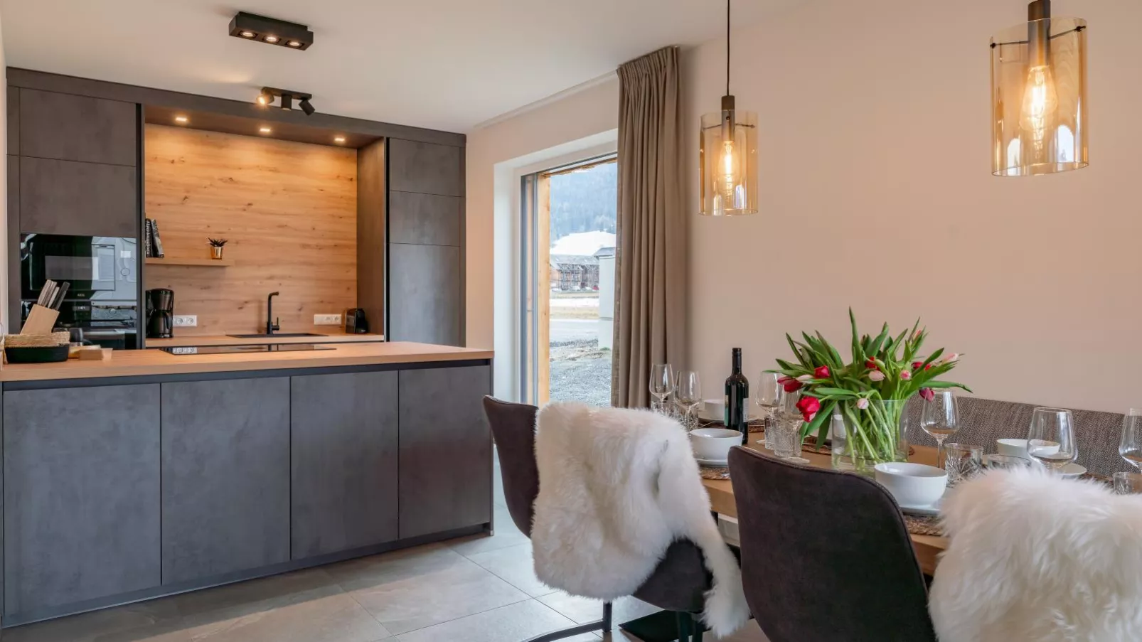 Mountain Chalet Esttes-Dining room
