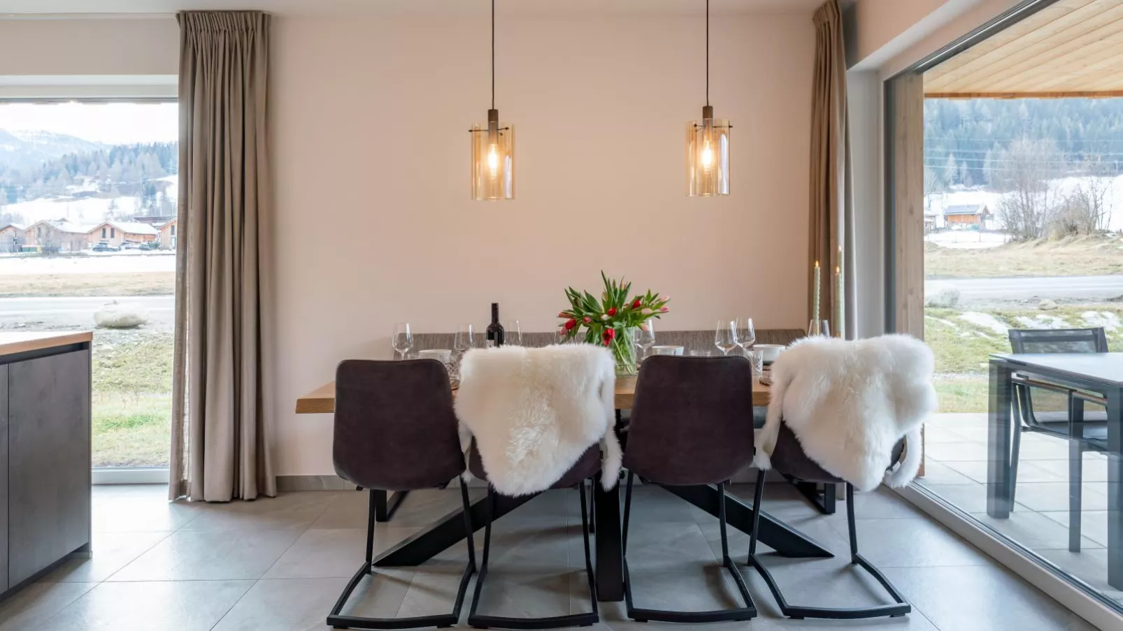 Mountain Chalet Esttes-Dining room