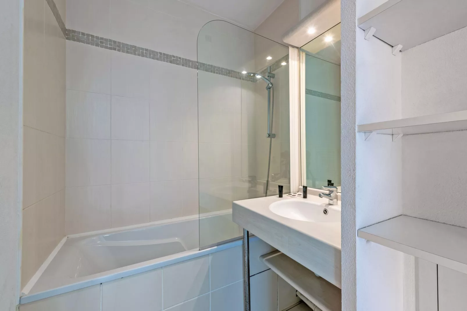 Le Domaine de Bertheaume-Salle de bain