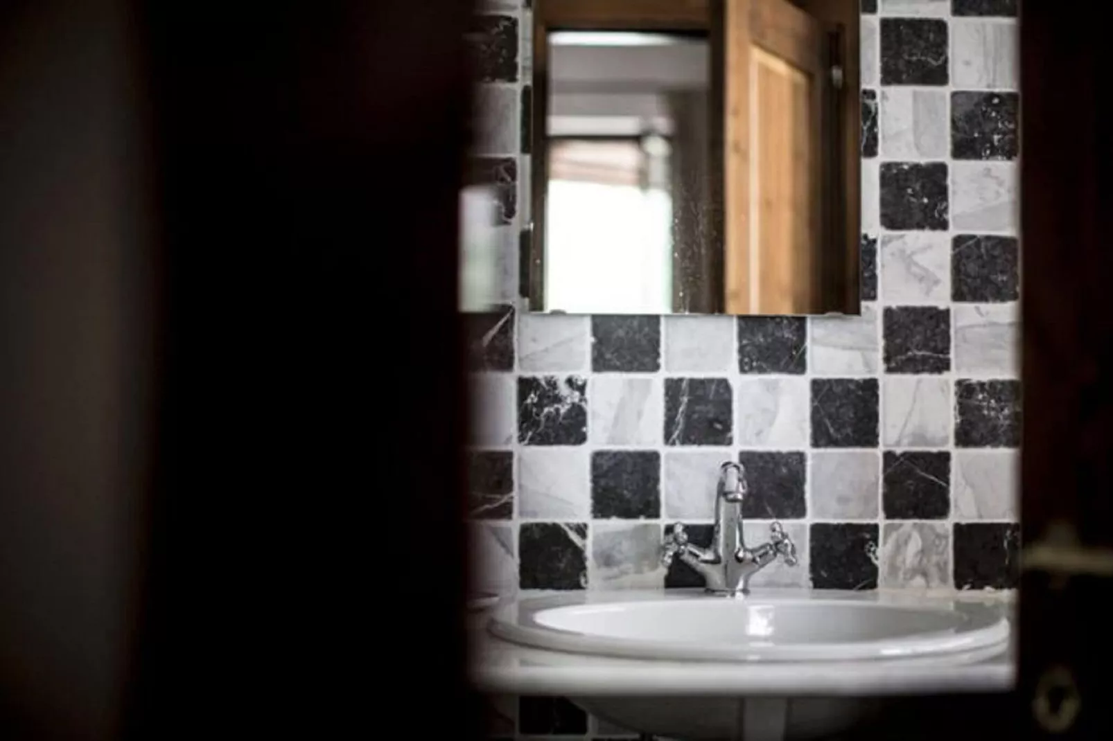 Cardo-Bathroom