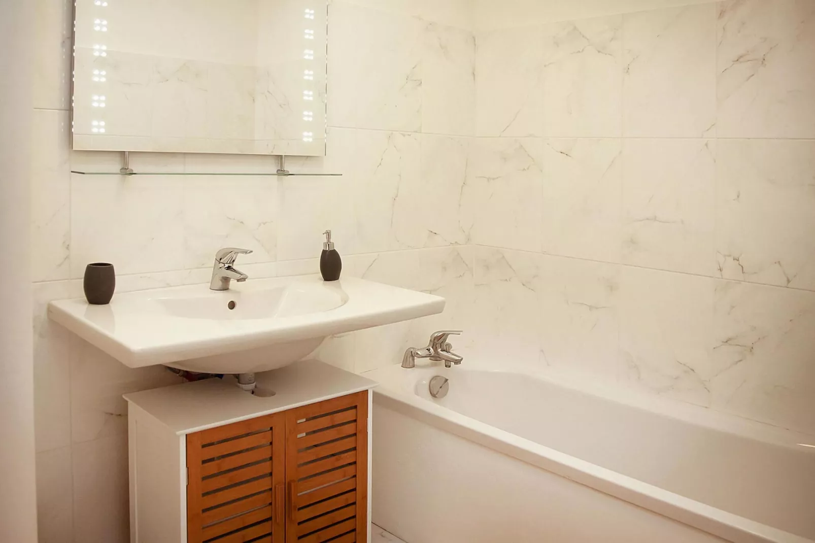 Villa Tyrrenia Rogliano / T3 Terrasse - de 52 m2 à 72 m2 - VUE CAP-Bathroom