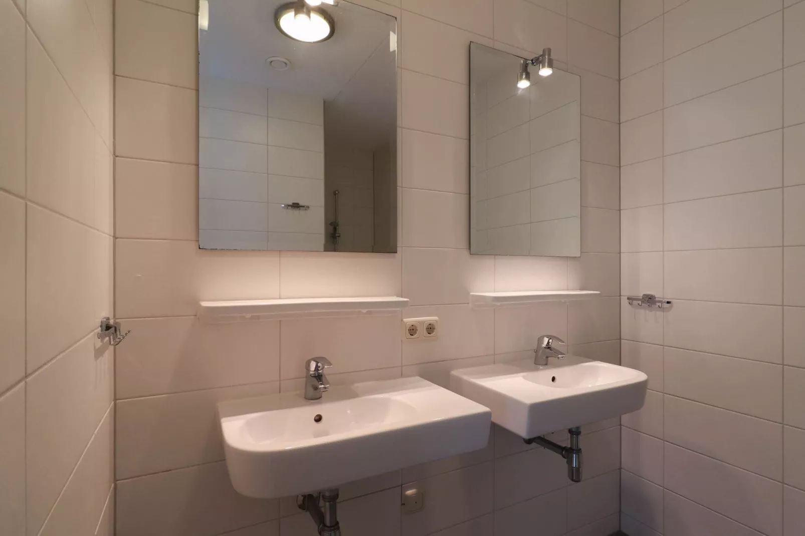 Beach Resort Makkum 31-Badezimmer