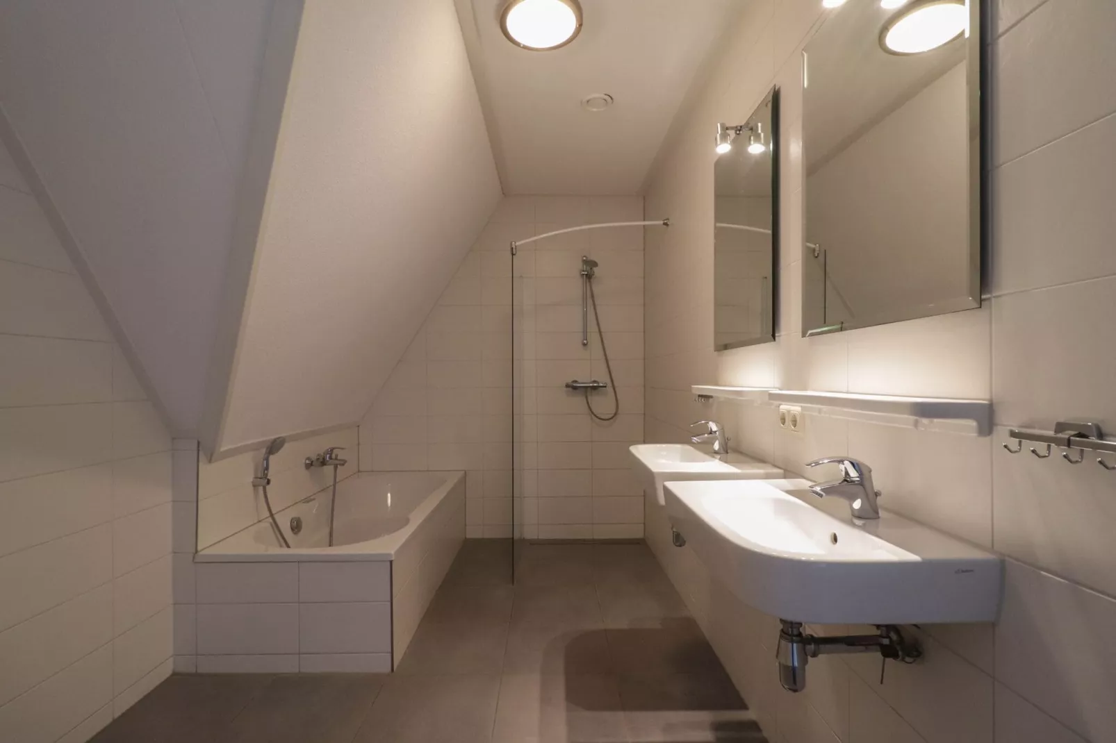Beach Resort Makkum 31-Badezimmer