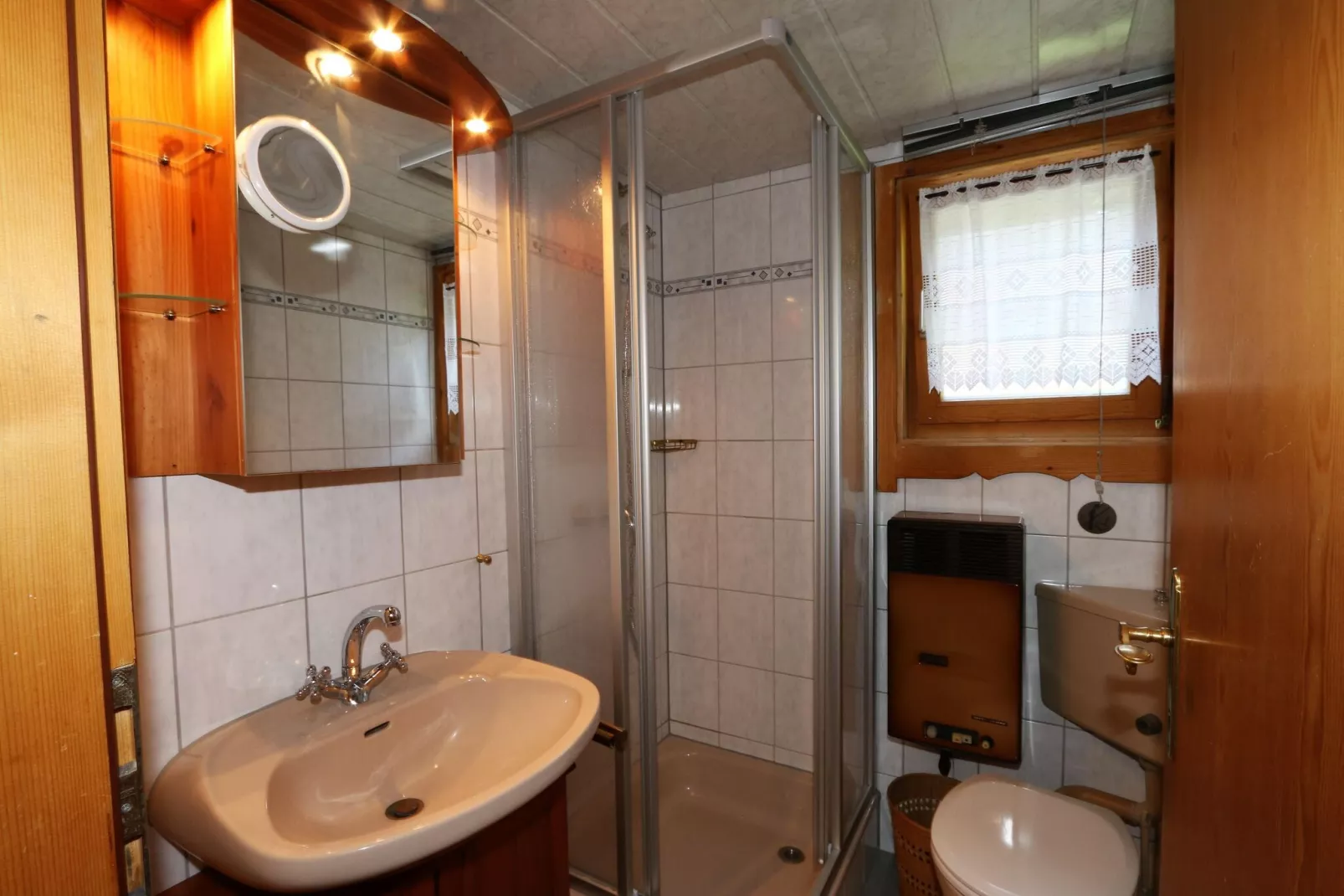 Thaler Hütte - Gipfelstürmer-Bathroom
