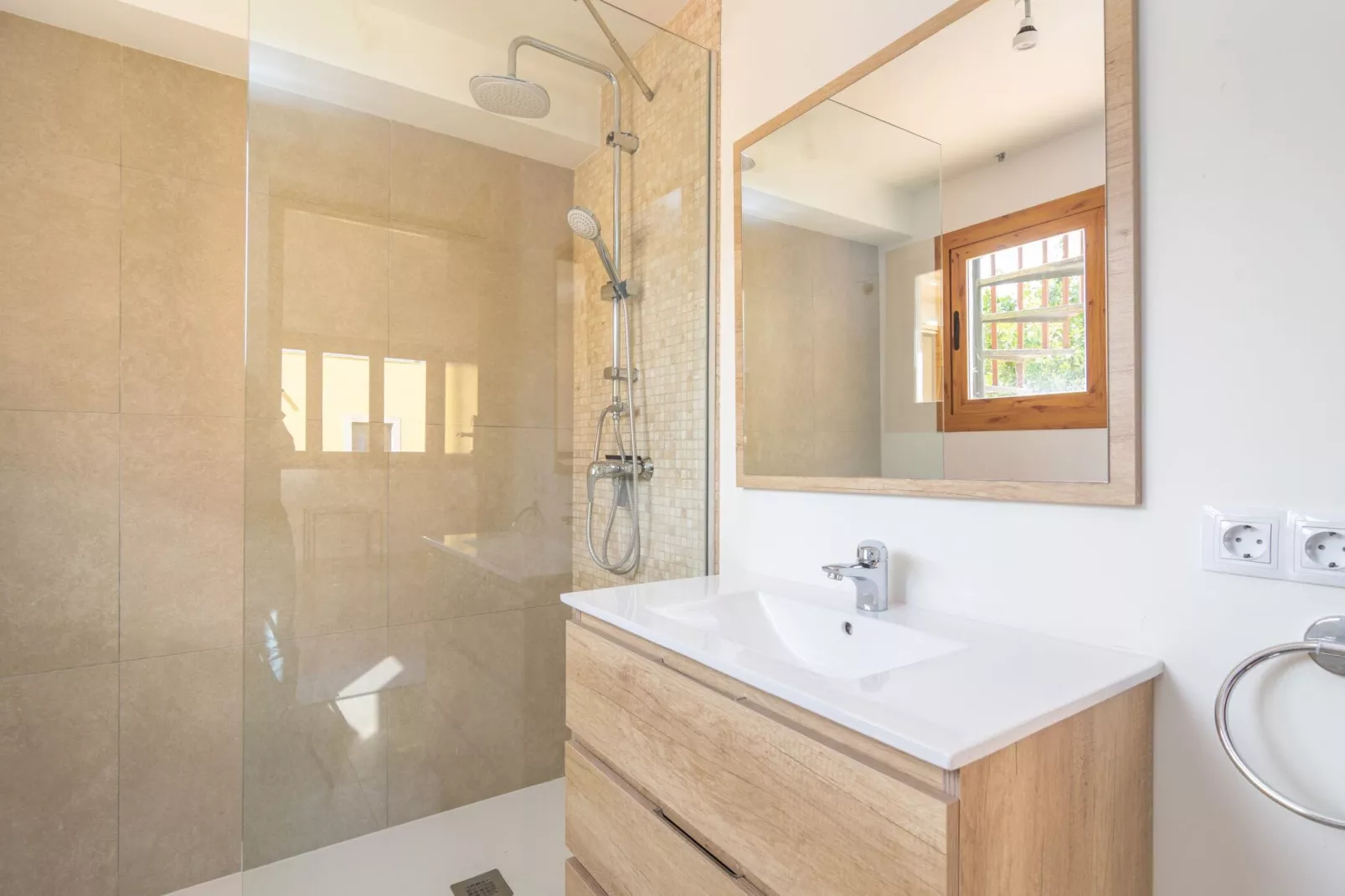 Can Tibela-Bathroom