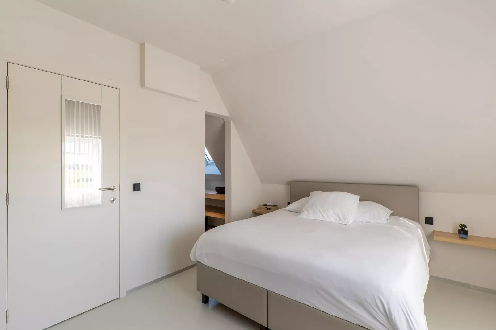 Charlie's house-Bedroom