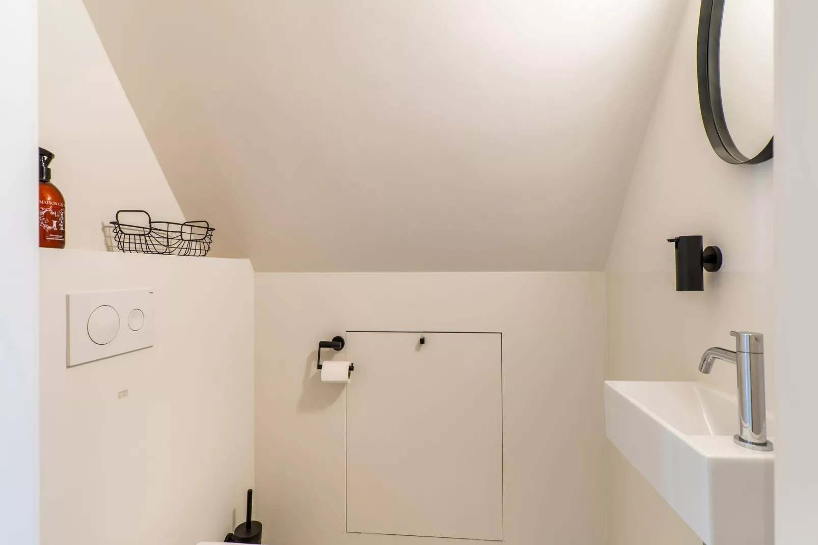 Charlie's house-Bathroom