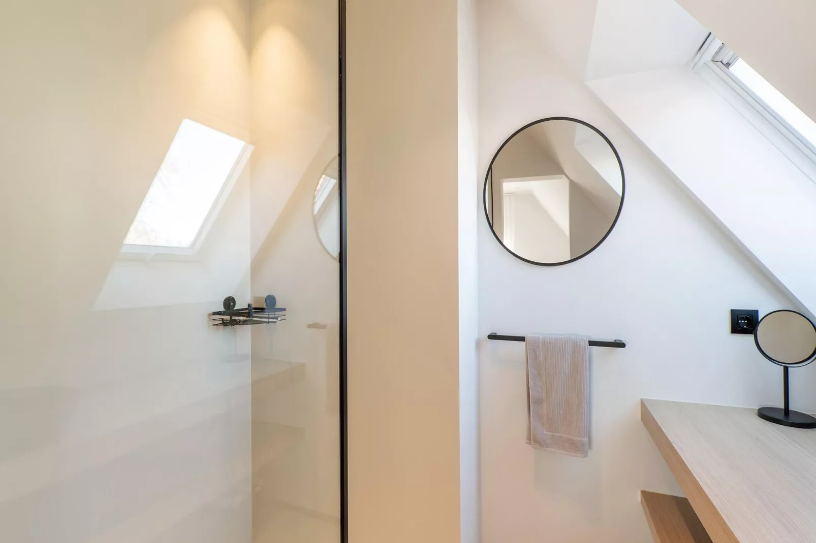 Charlie's house-Bathroom