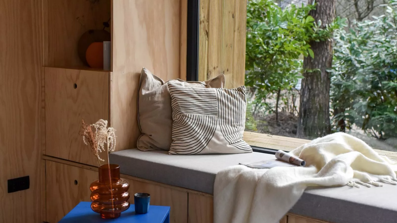 TED Tiny House-Living room