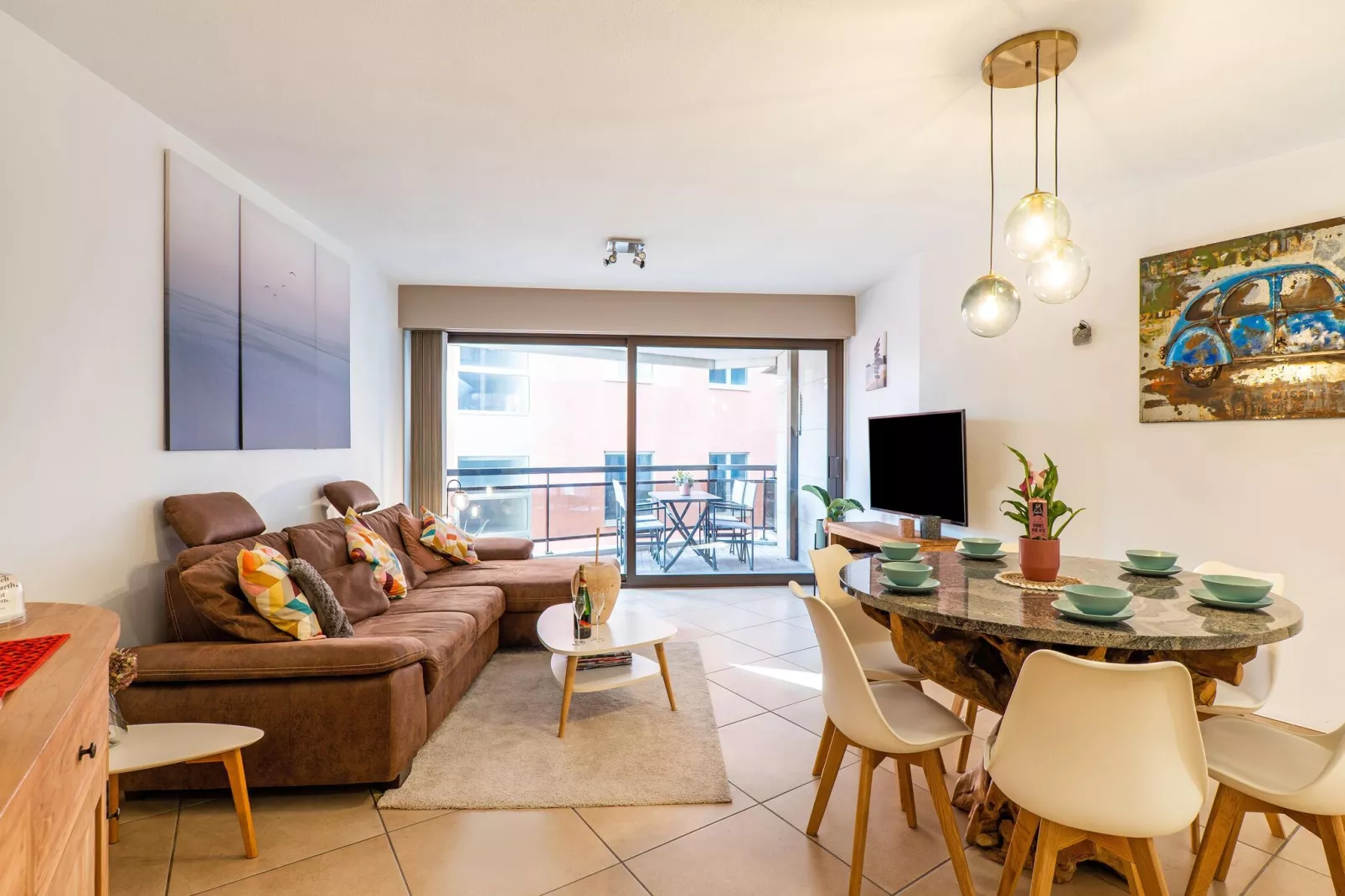 Central Place-Living room