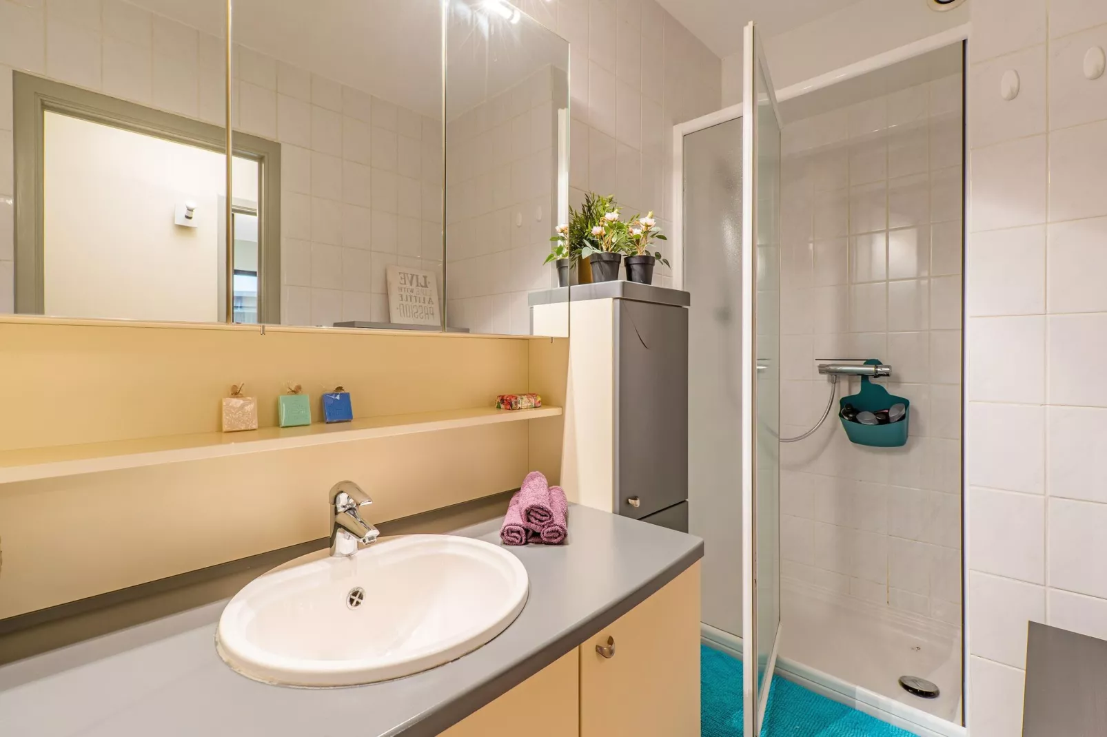 Central Place-Bathroom