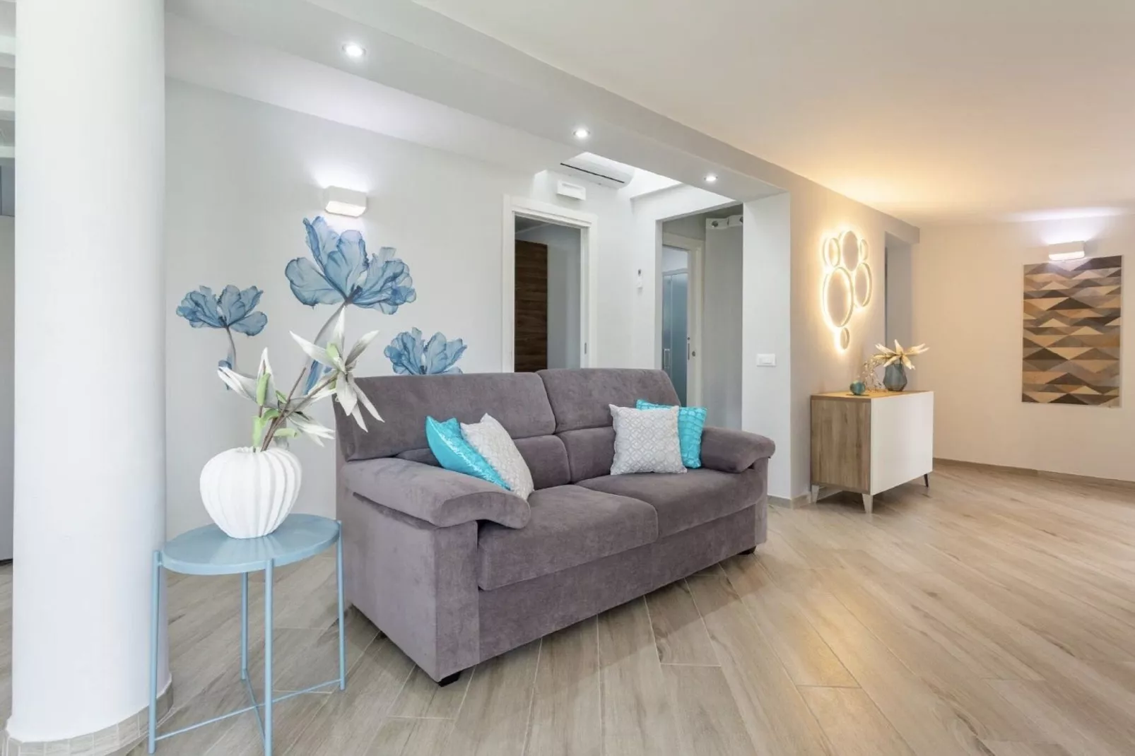 Elena Sei-Living room