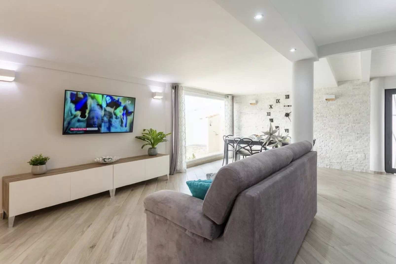 Elena Sei-Living room