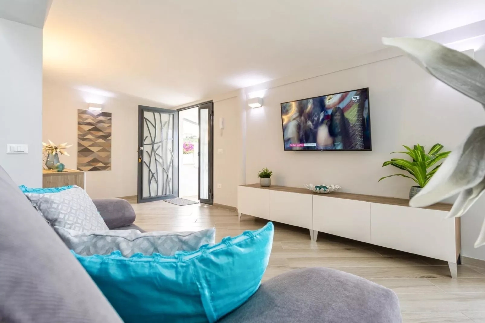 Elena Sei-Living room