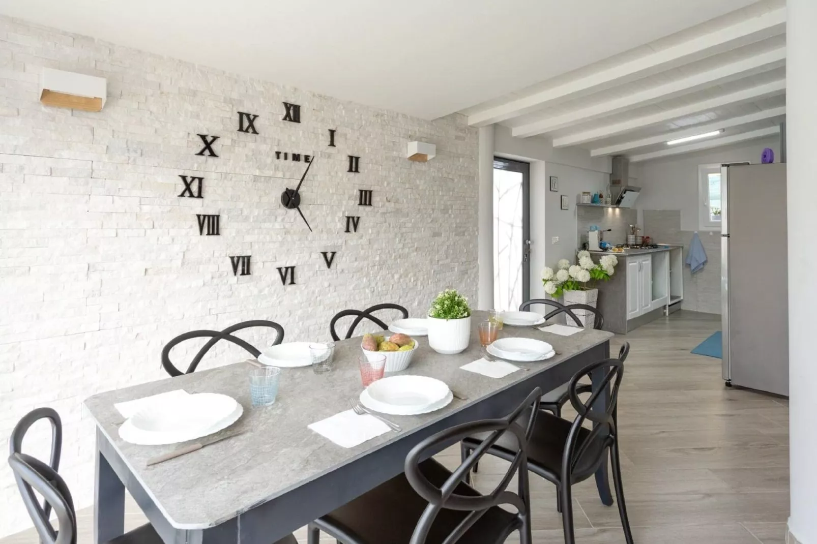 Elena Sei-Dining room