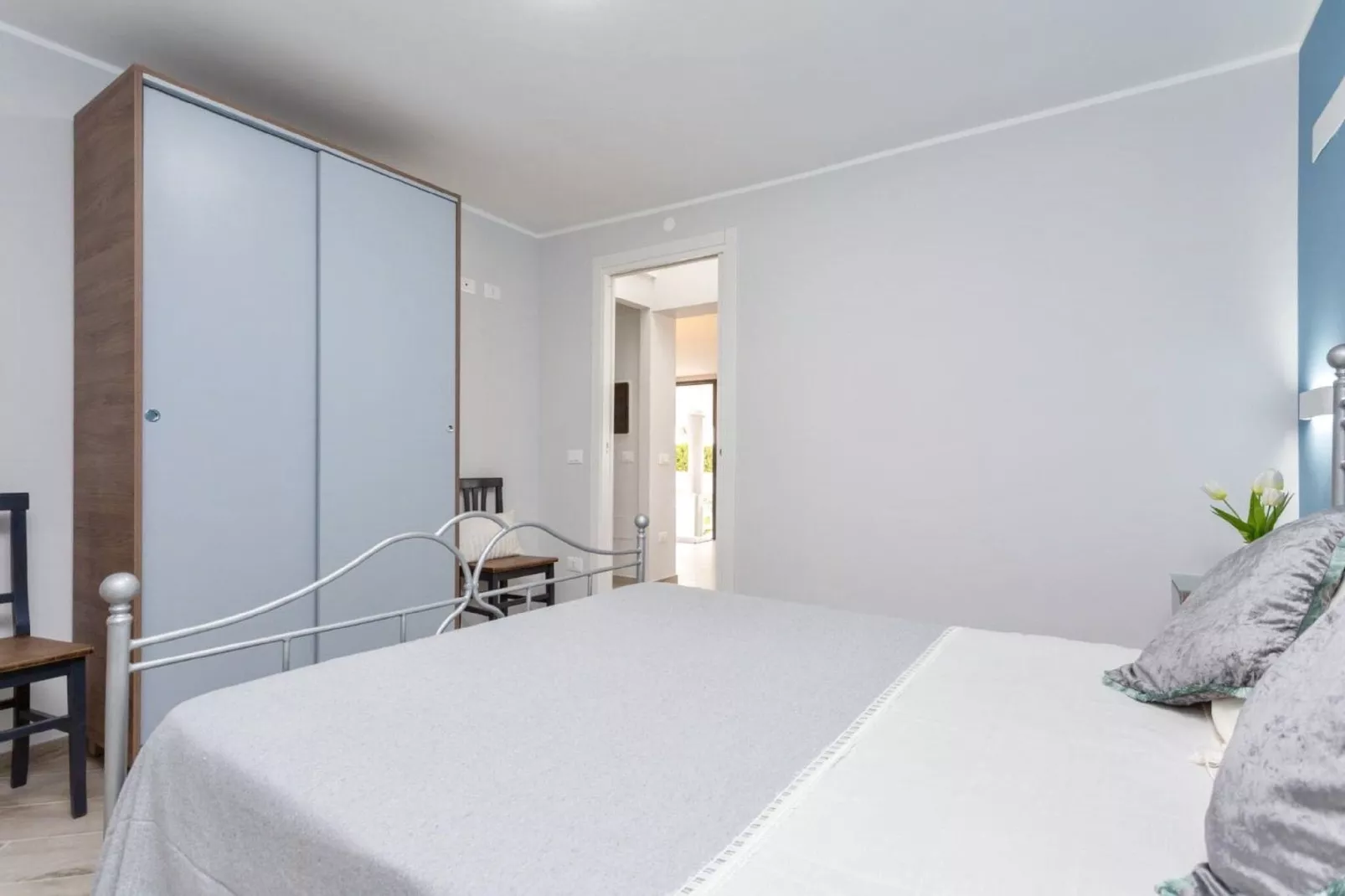 Elena Sei-Bedroom