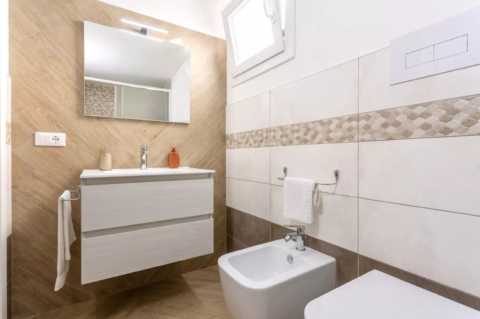 Elena Sei-Bathroom