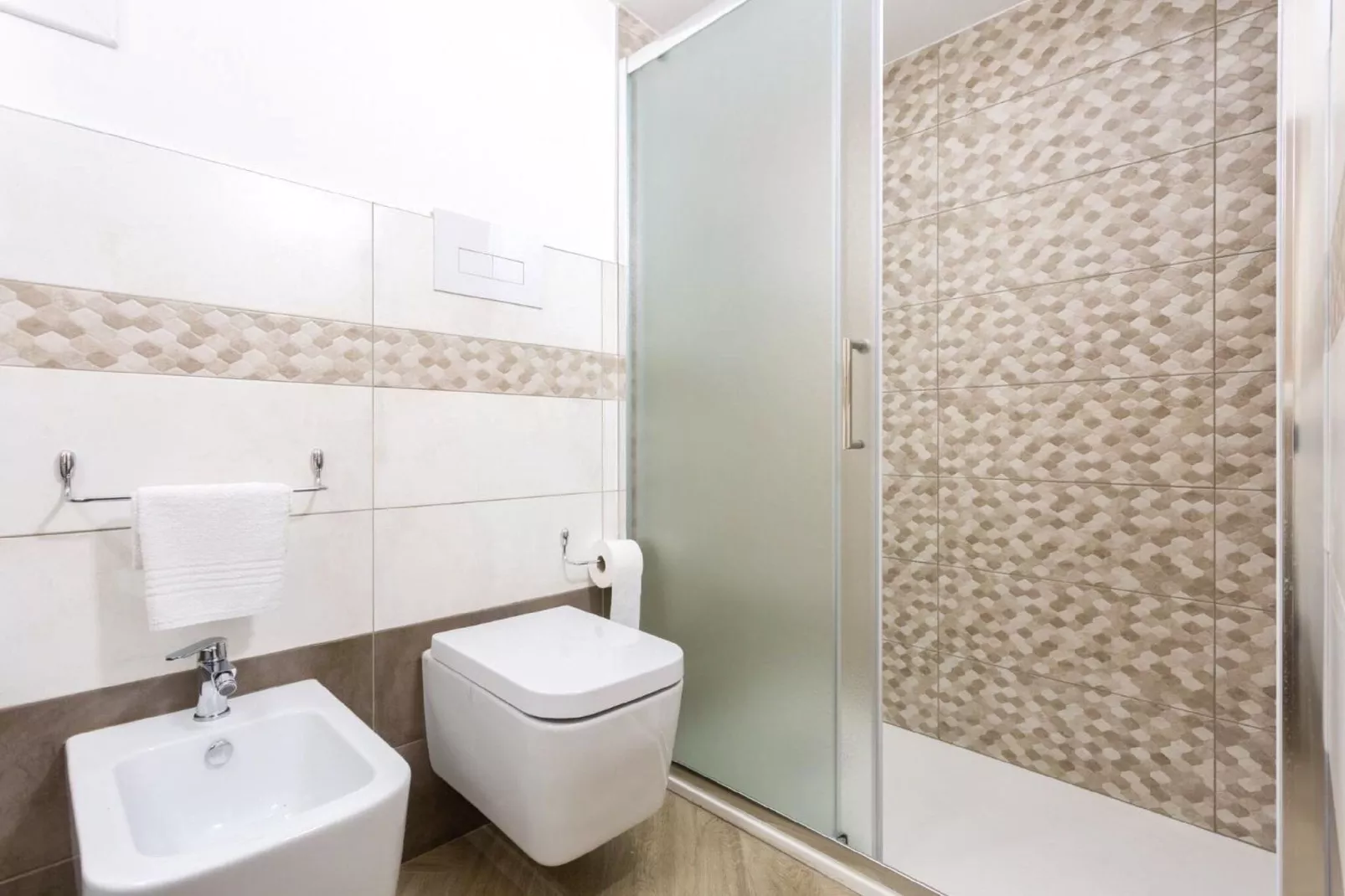 Elena Sei-Bathroom