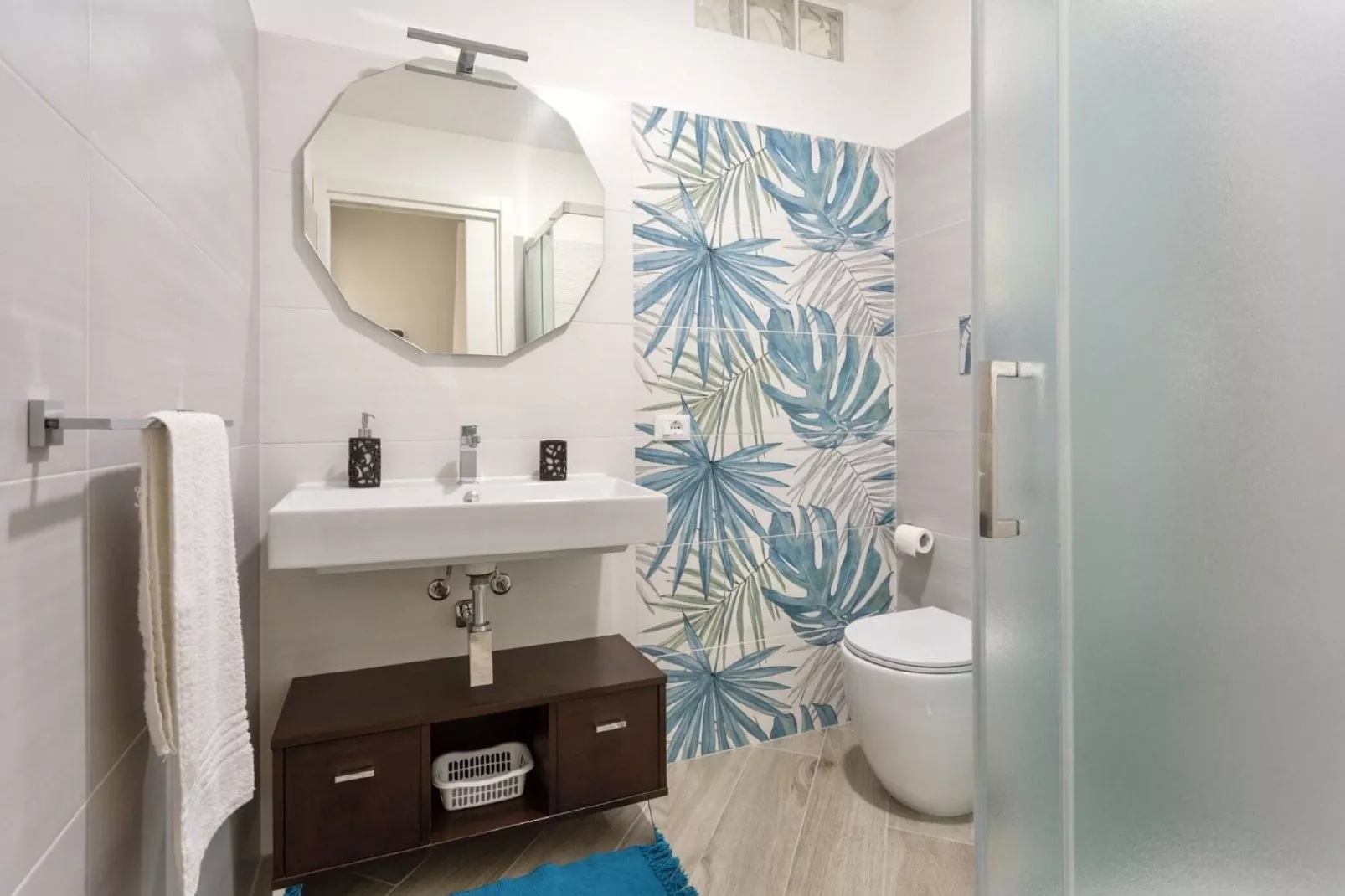 Elena Sei-Bathroom